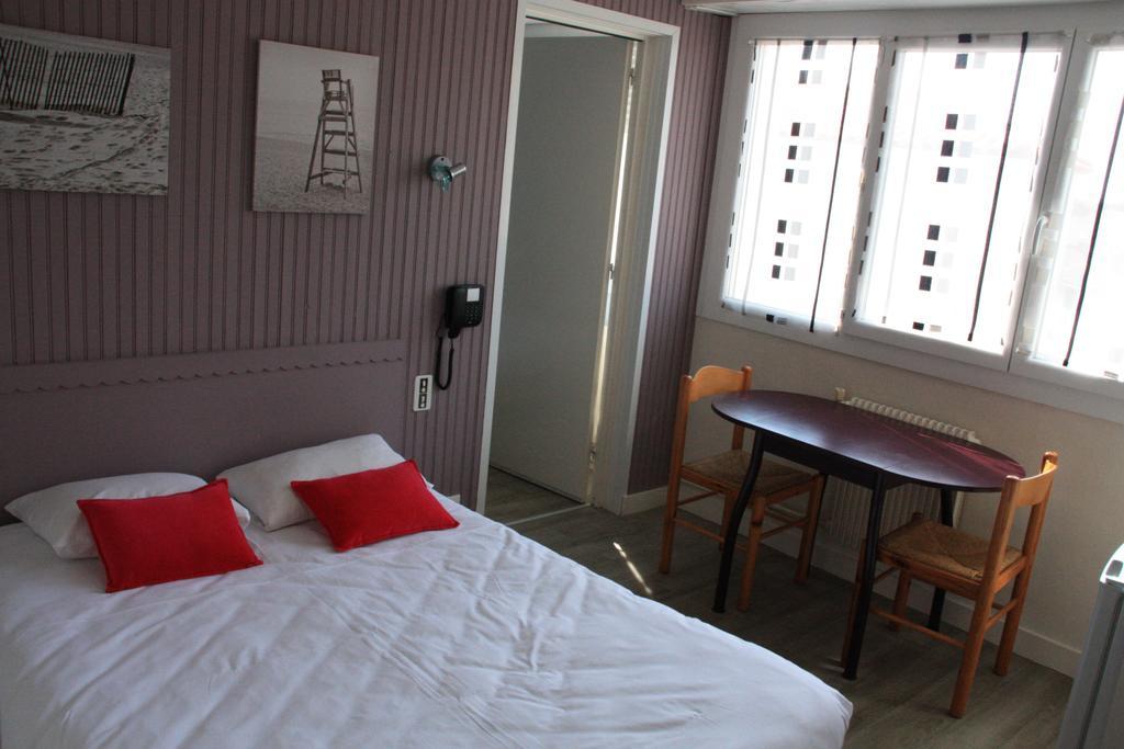 Hotel La Cote Sauvage เลส์ซาบล์-โดล็อนน์ ห้อง รูปภาพ
