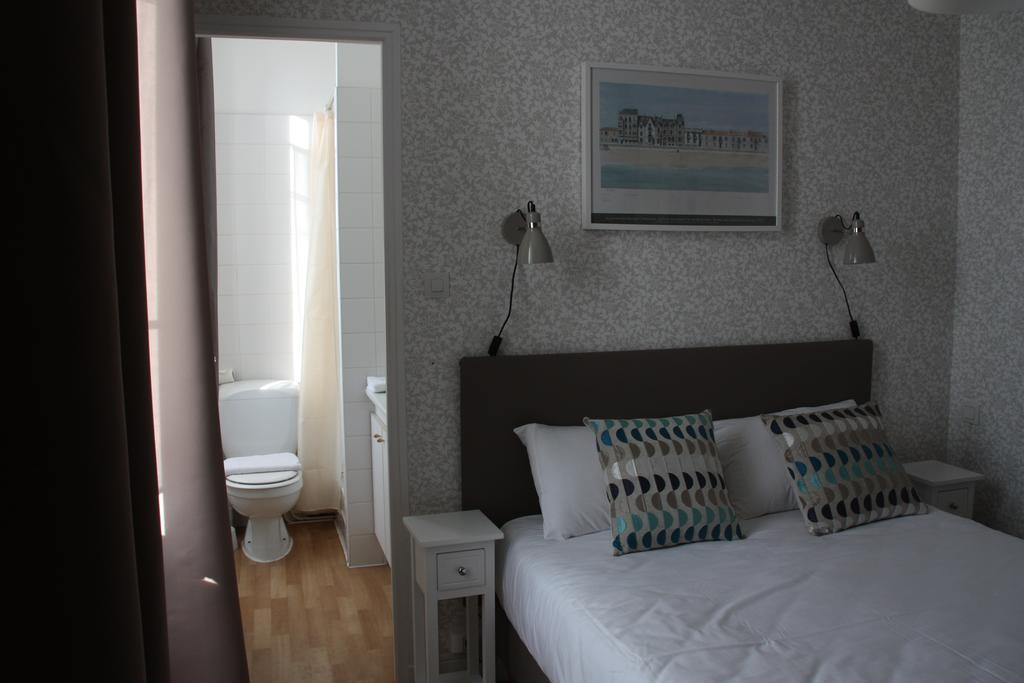Hotel La Cote Sauvage เลส์ซาบล์-โดล็อนน์ ภายนอก รูปภาพ