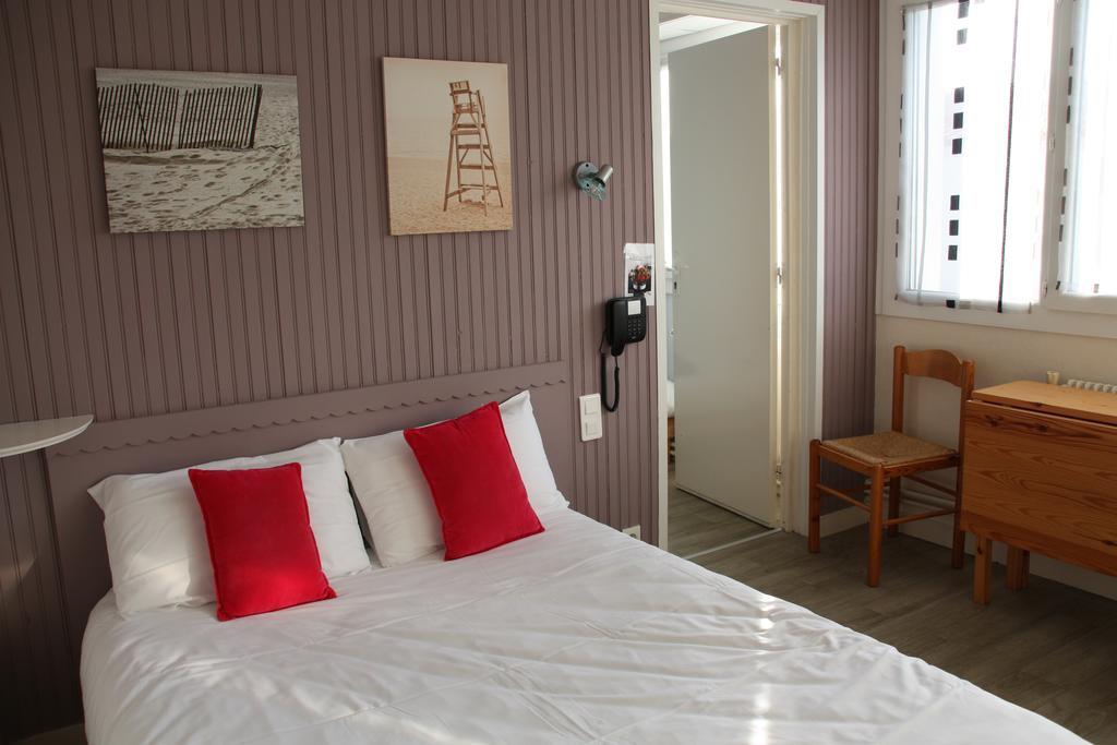 Hotel La Cote Sauvage เลส์ซาบล์-โดล็อนน์ ภายนอก รูปภาพ