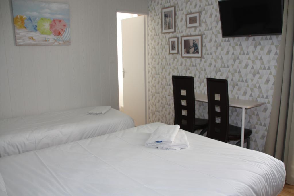 Hotel La Cote Sauvage เลส์ซาบล์-โดล็อนน์ ภายนอก รูปภาพ